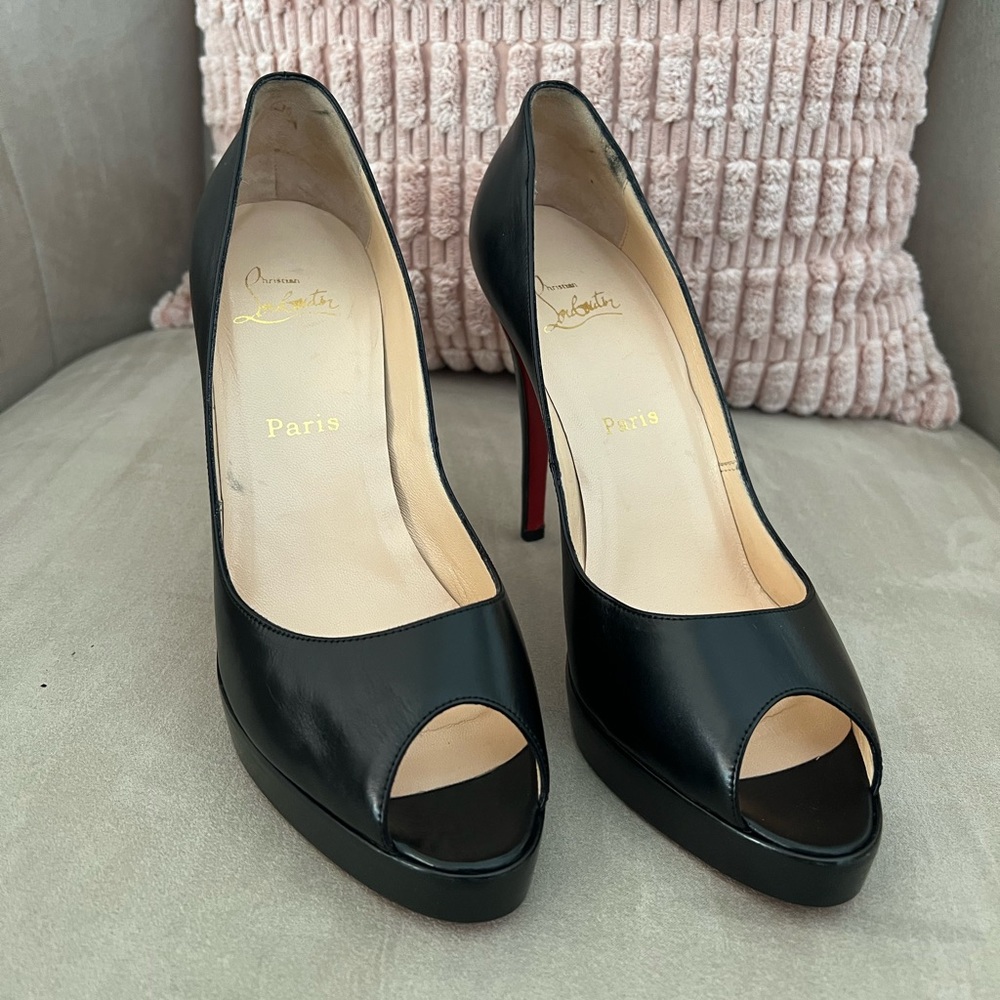 Black Classic Christian Louboutin Yoyo Zappa Calf Peep Toe Pumps Size 41.5